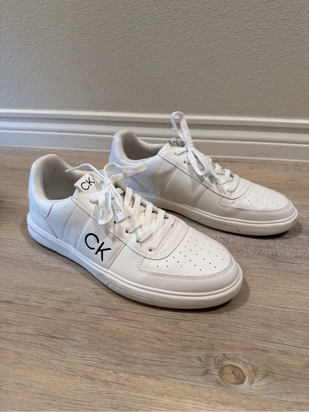 Calvin Klein White Men's Low-Top Sneakers with CK Tag
